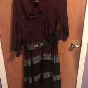 Long sleeve dress with black belt
